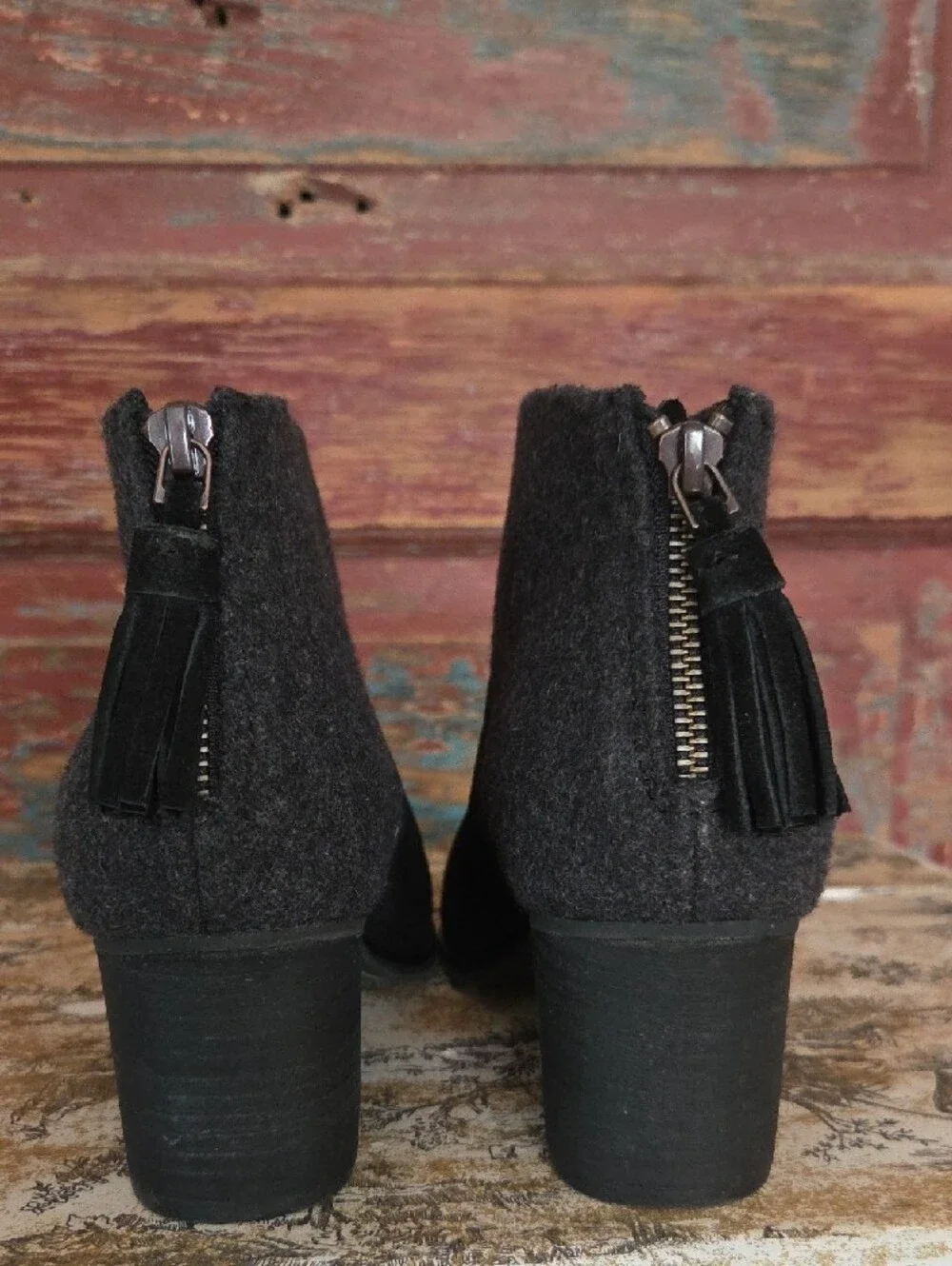 Toms lacy block
